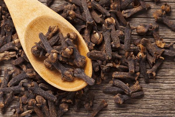 clove-1-min-compressed